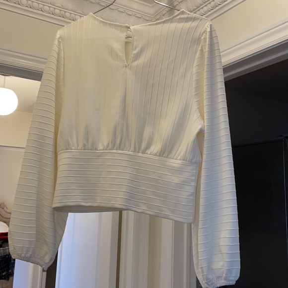 Elegant white top from H&M!! - Picture 2 of 3